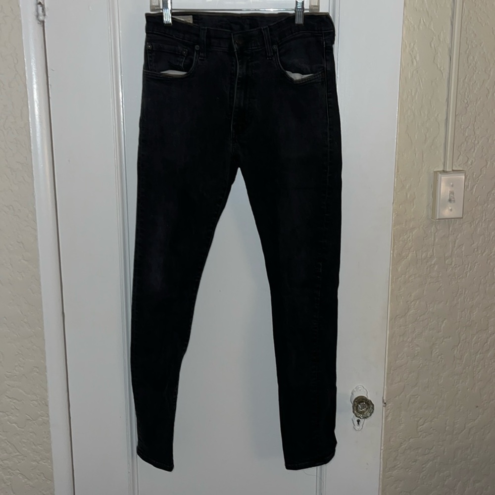 Black Levi’s men’s skinny jeans